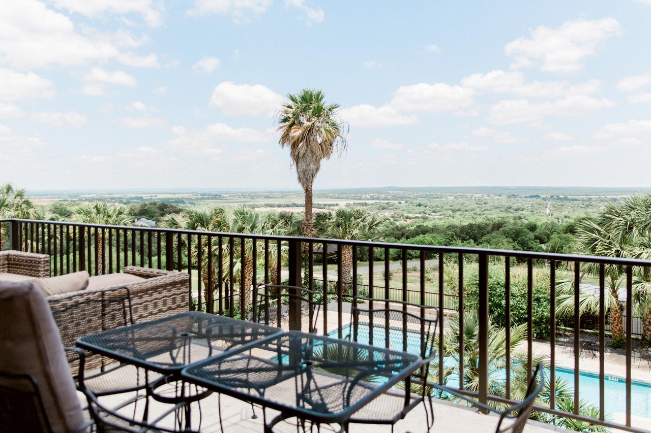 Hillside Boutique Hotel Castroville Exterior photo